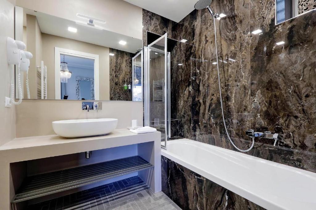 Boutique Suites Della Croce Rome Luaran gambar