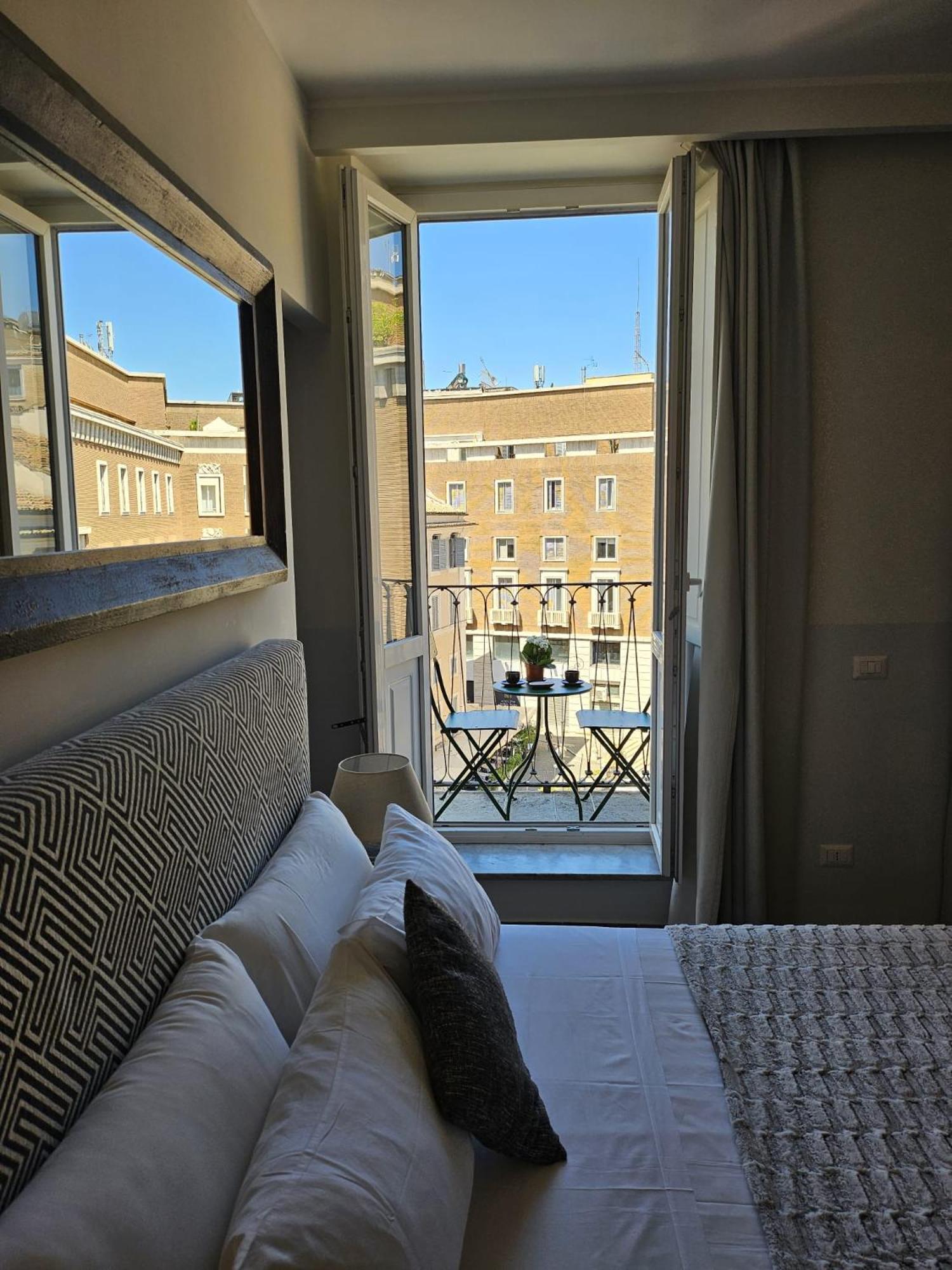 Boutique Suites Della Croce Rome Luaran gambar